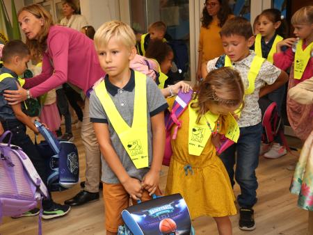 PRVOŠOLČKI CERKNICA 14 FOTO LJUBO VUKELIČ